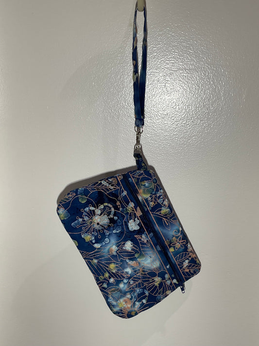 Wristlet clutch - Navy floral