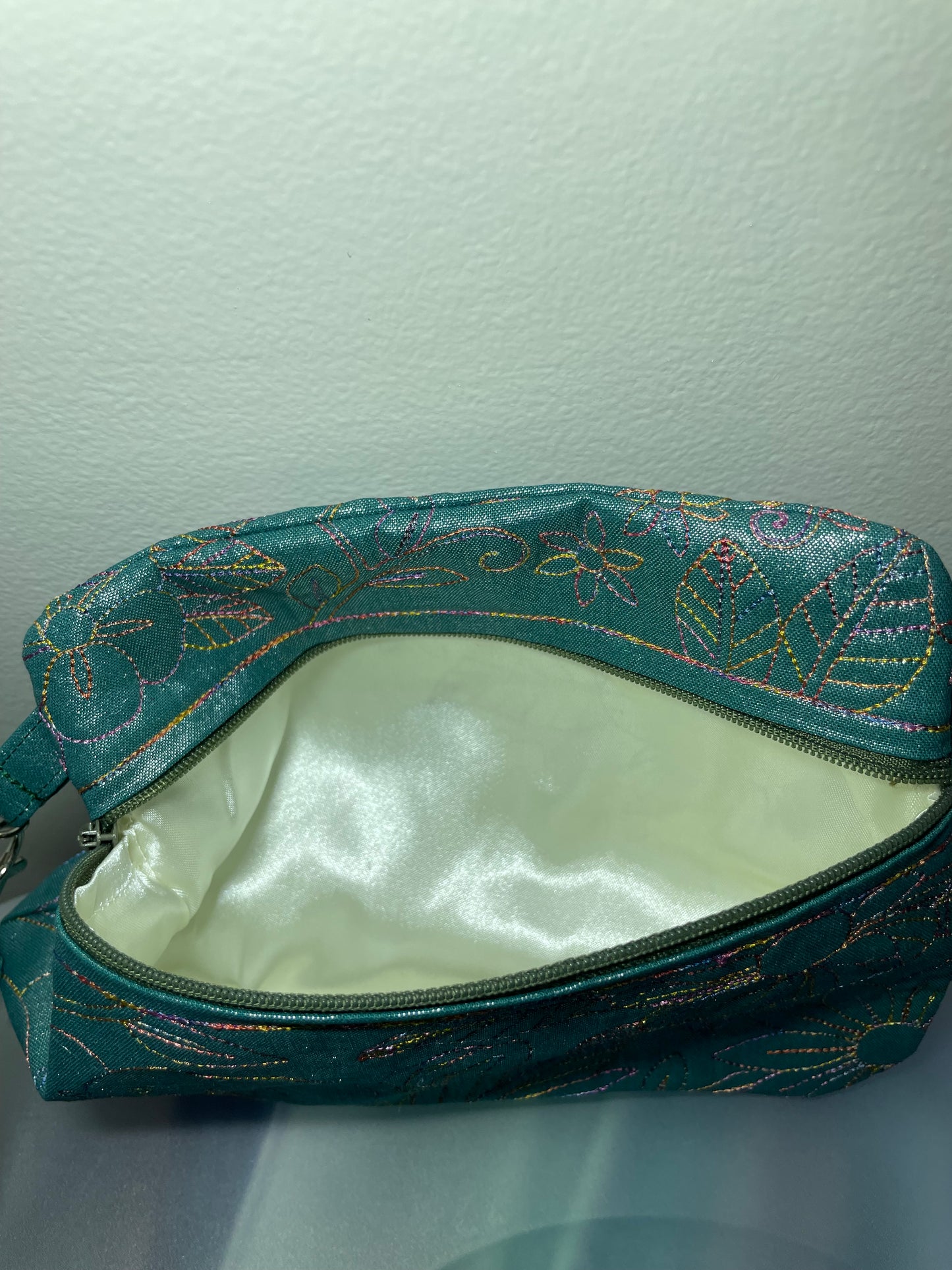 Copy of Copy of Wristlet Clutch - Green